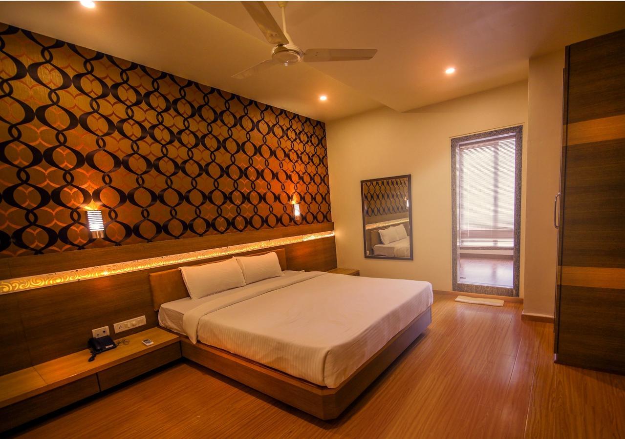 Saubhagya Inn International Лакнау Екстериор снимка