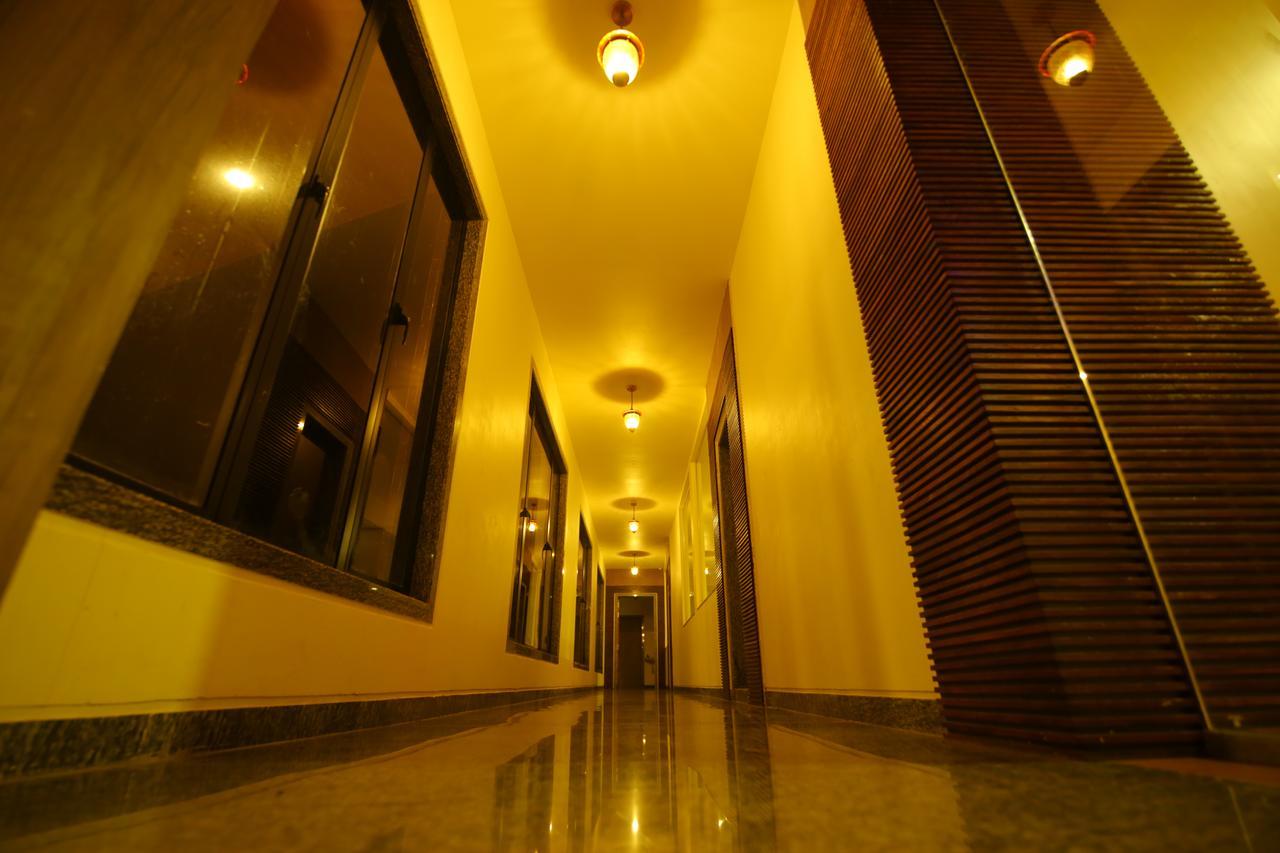 Saubhagya Inn International Лакнау Екстериор снимка