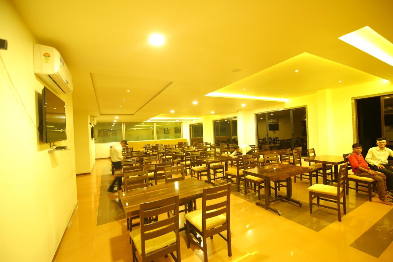 Saubhagya Inn International Лакнау Екстериор снимка