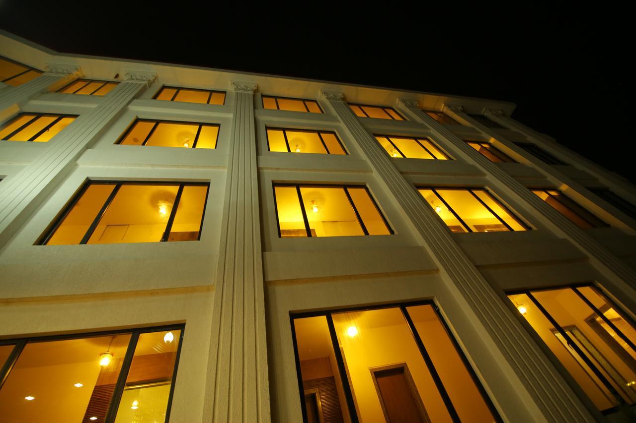 Saubhagya Inn International Лакнау Екстериор снимка