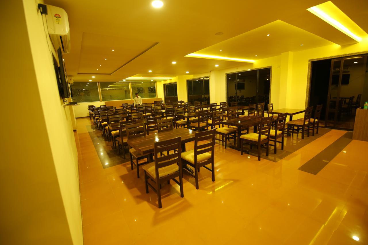 Saubhagya Inn International Лакнау Екстериор снимка