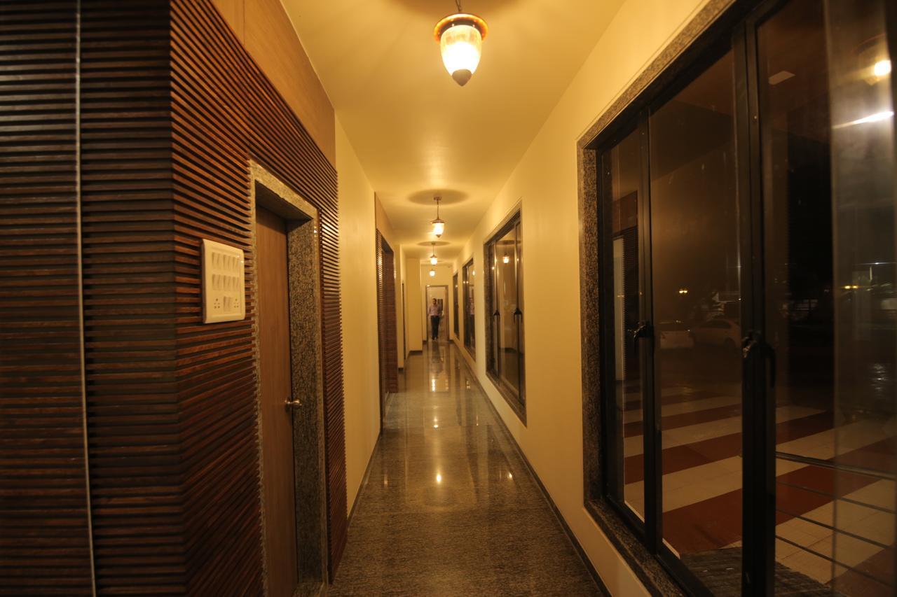 Saubhagya Inn International Лакнау Екстериор снимка